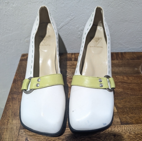 JOHN FLUEVOG CHOICE white and green  VANNY PUMPS 9 HEELS LEATHER PIN-UP SHOES - Picture 6 of 12